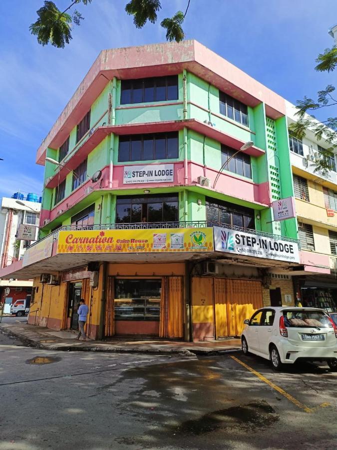Step-In Lodge Kota Kinabalu Exterior photo