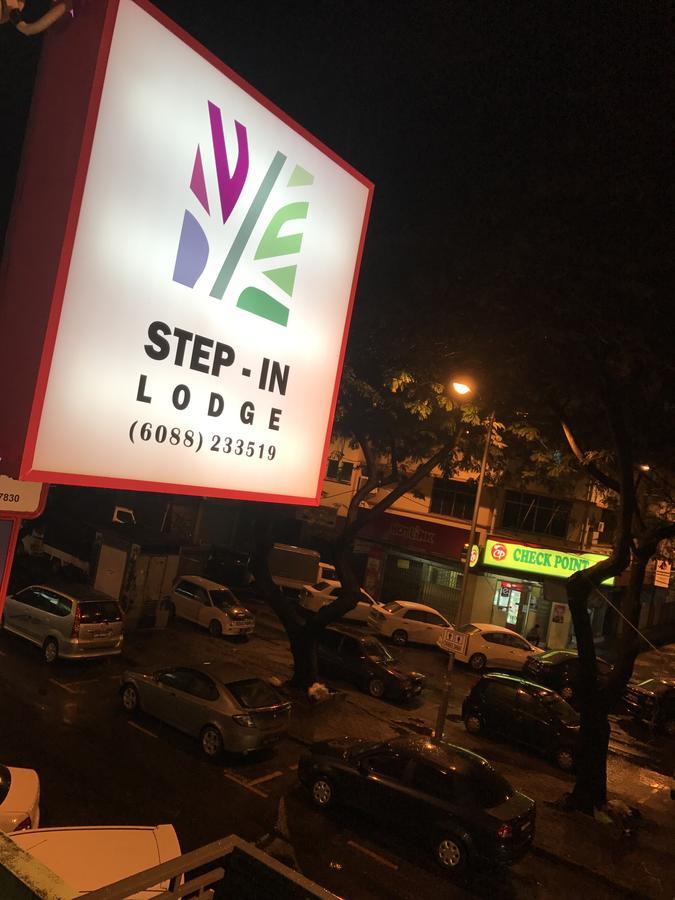Step-In Lodge Kota Kinabalu Exterior photo
